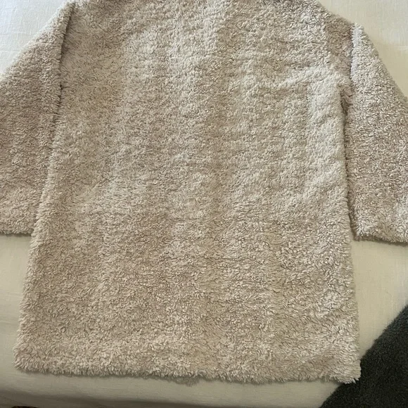 Aritzia Wilfred Free faux fur coat - Picture 3 of 8